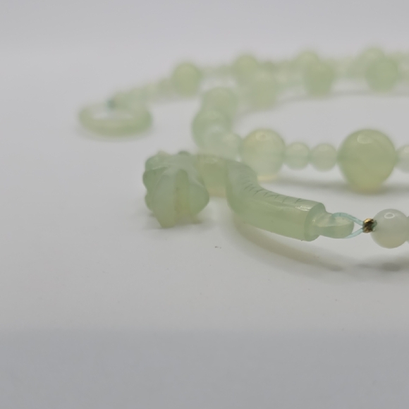 Vintage Chinese Carved Jade Green Beaded Necklace With Dragon Clasp - Picture 6 of 8